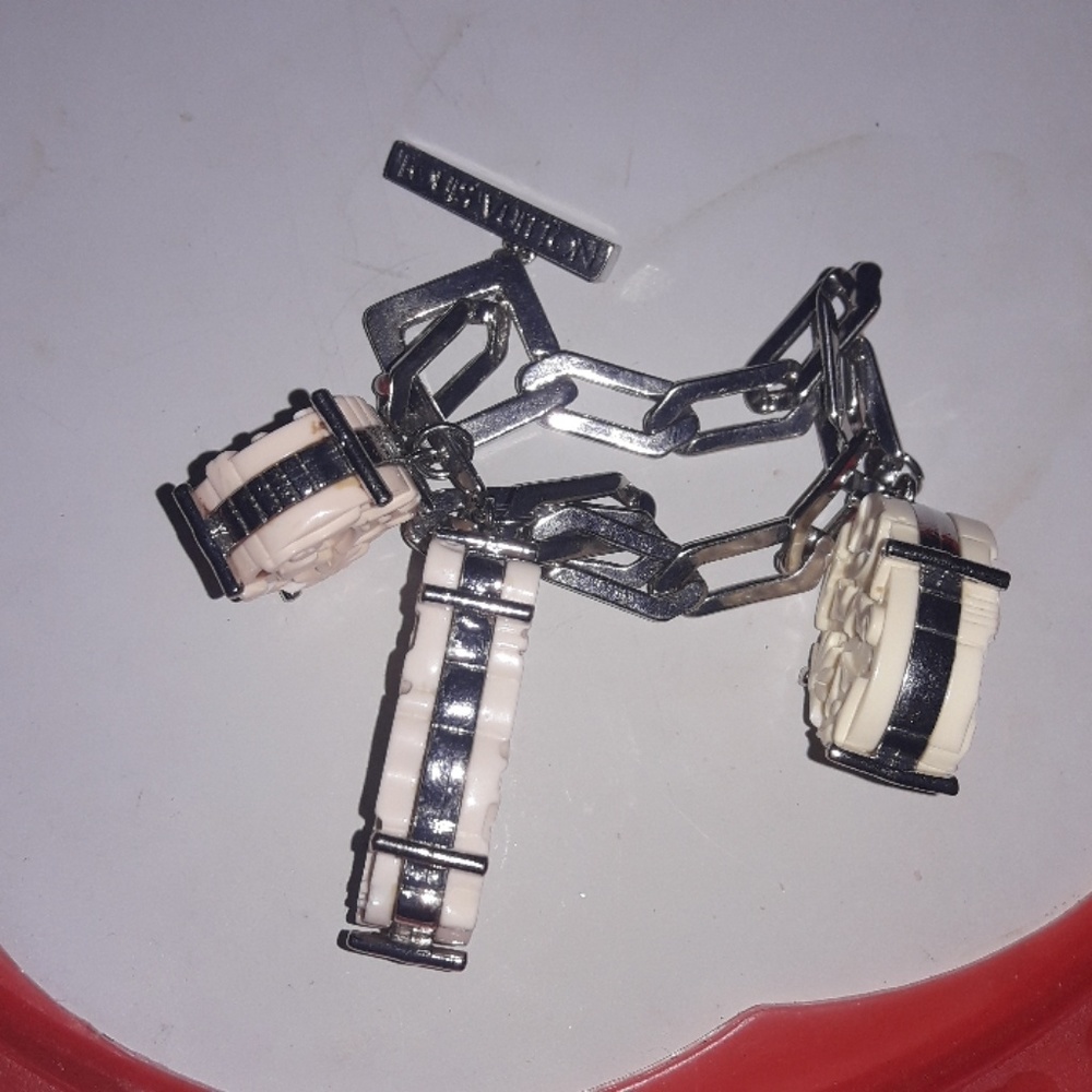 Louis vuitton keychain - Picture 7 of 8
